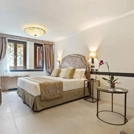 Brand New Boutique Apartment In The Heart Of Venice * 威尼斯