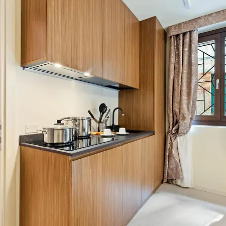Brand New Boutique Apartment In The Heart Of Venice Apartment *