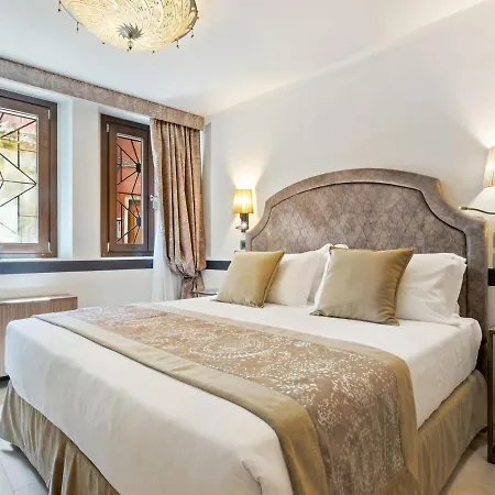 Brand New Boutique Apartment In The Heart Of Venice Apartment